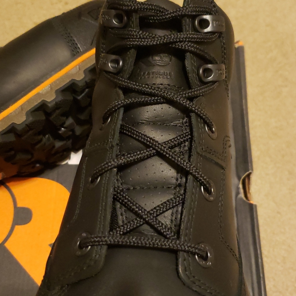 Boots - Picture 3 of 5